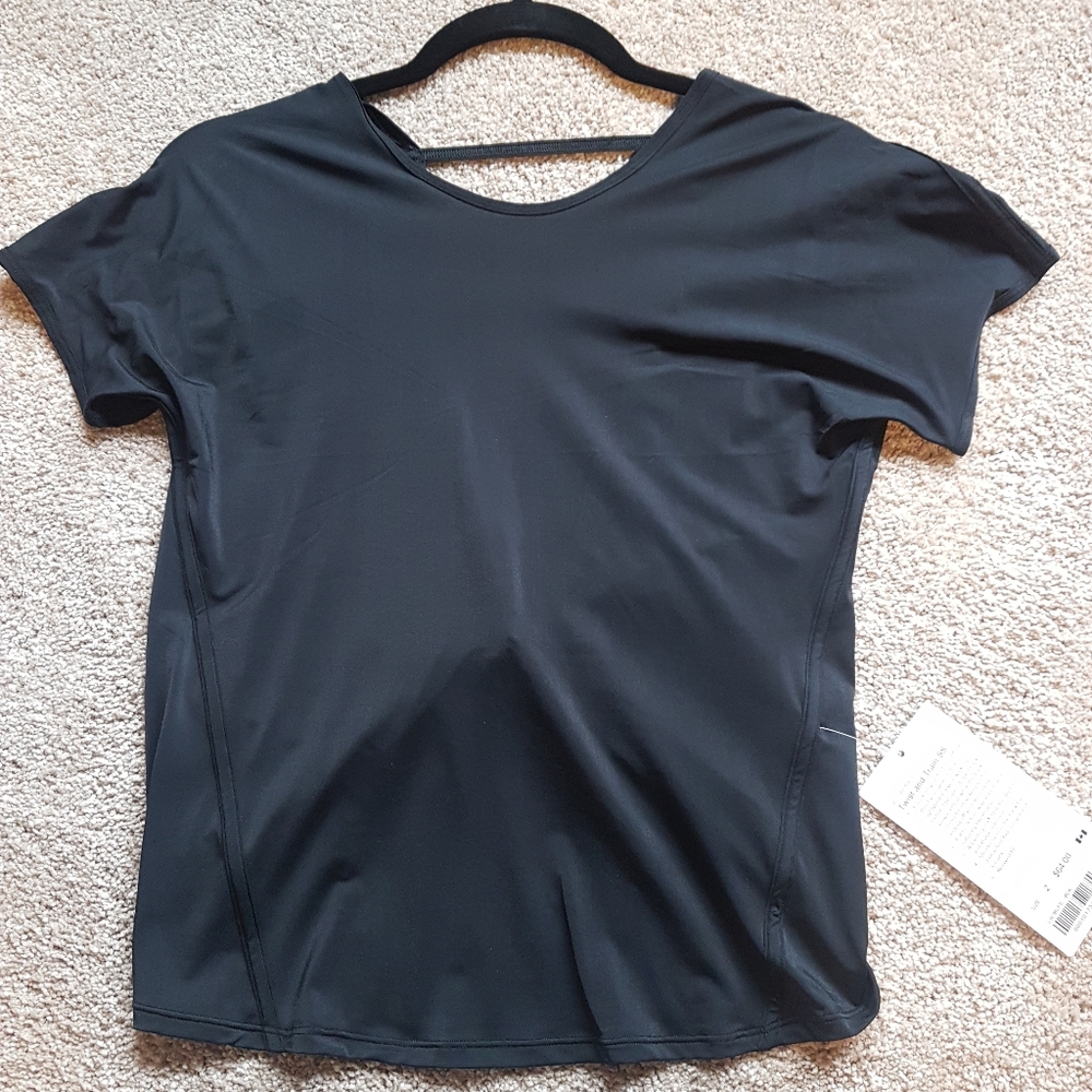 Size 2 lululemon shirt